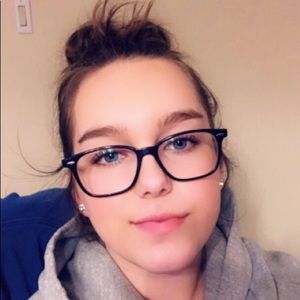 Meet your Posher, Halie